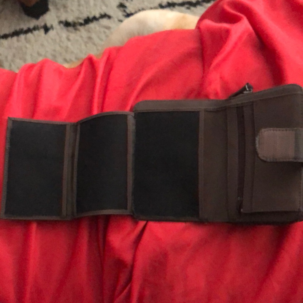 Compact Wallet - Picture 5 of 8